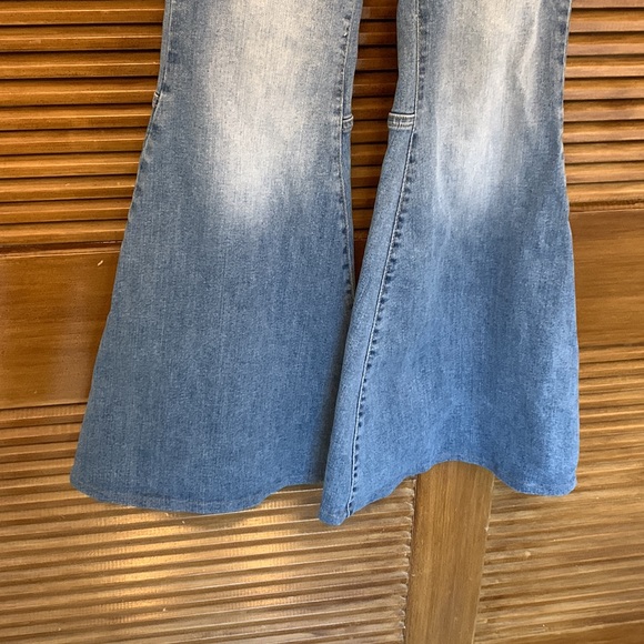 Free People Just Float On flare jeans - Picture 5 of 14